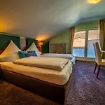 Haus Hubertus 3*