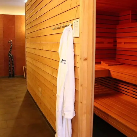 Haus Hubertus Hotel 3*