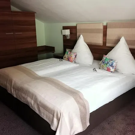 Haus Hubertus Hotel 3*